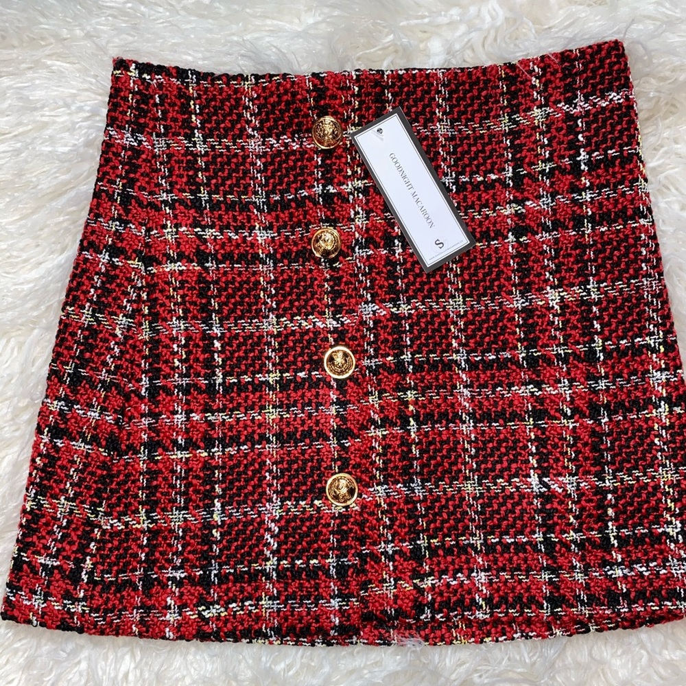 GNM skirt. NWT.
